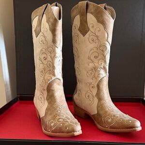 Elegant Embroidered and Embellished Heeled Boots in Brown and Cream